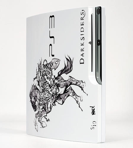 Белая PS3 Slim в стиле Darksiders